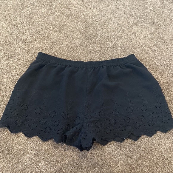 Cute black shorts, size L - Picture 2 of 7
